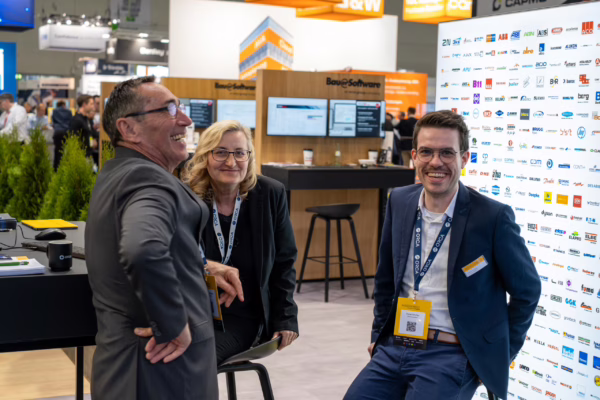 digitalBAU 2026: Das Messeteam der Orca Group ist mit Engagement, Offenheit und bester Stimmung vor Ort